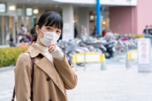 マスクをした女性の写真